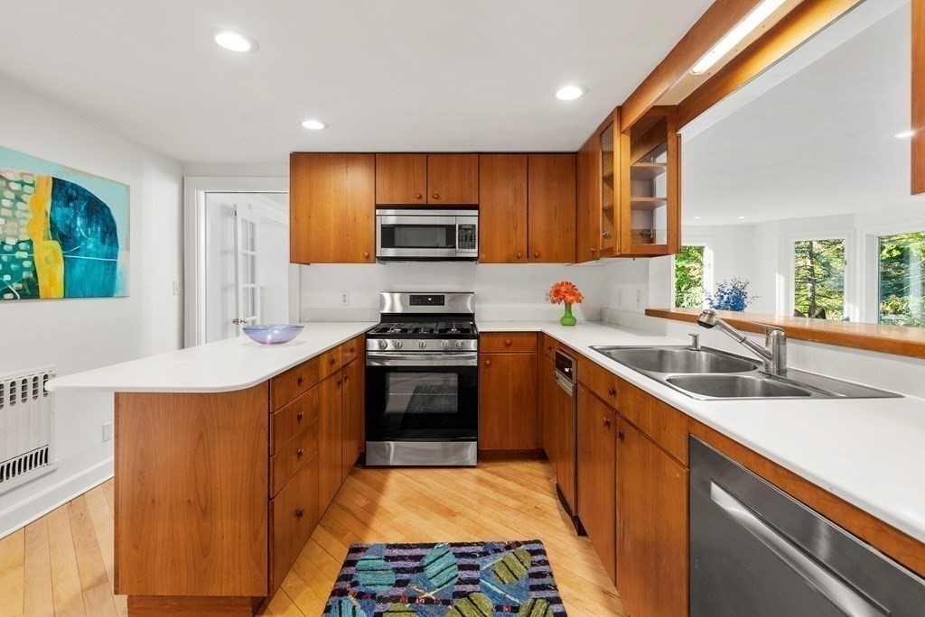 227 Islington Road Newton, MA 02466 - Photo 10 of 40