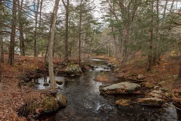 $359,900 | 12 Point Eastalee Drive, Spencer, MA 01562
