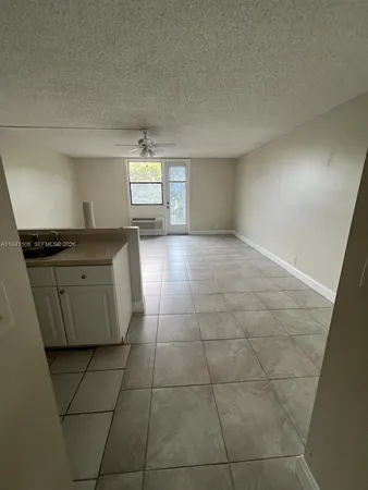 $1,325 | 2701 Riverside Drive, Unit 308B, Coral Springs, FL 33065