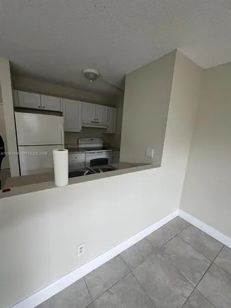 $1,325 | 2701 Riverside Drive, Unit 308B, Coral Springs, FL 33065