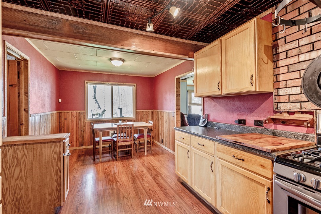 112 Evergreen Spur Road Kelso, WA 98626 - Photo 4 of 27 Gallery Image 4