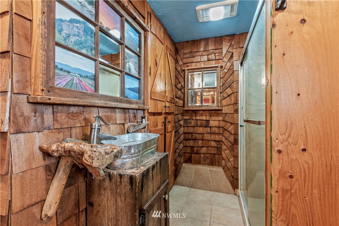 112 Evergreen Spur Road Kelso, WA 98626 - Photo 9 of 27 Gallery Image 9
