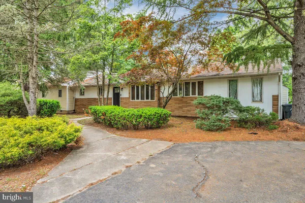 $590,000 | 3 Southgate Drive, Voorhees, NJ 08043