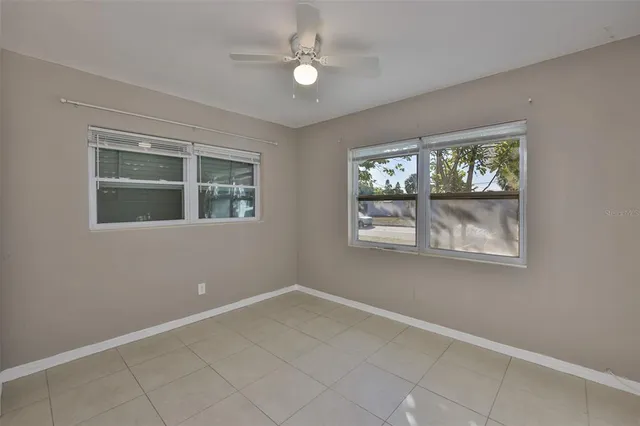 $2,100 | 72 Lake Shore Drive, Palm Harbor, FL 34684