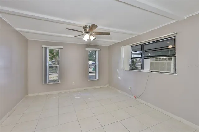 $2,100 | 72 Lake Shore Drive, Palm Harbor, FL 34684