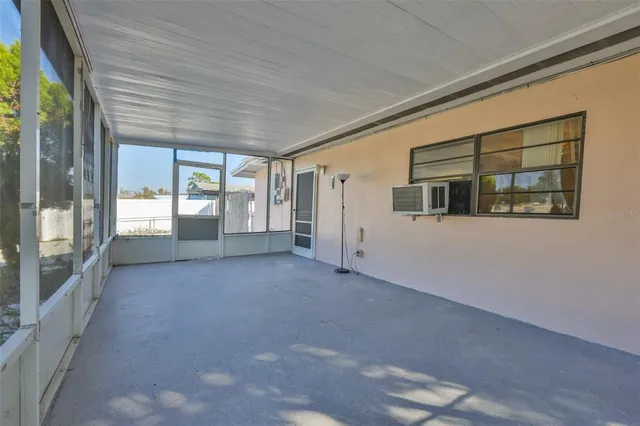 $2,100 | 72 Lake Shore Drive, Palm Harbor, FL 34684