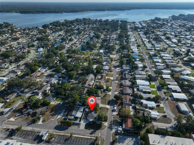 $2,100 | 72 Lake Shore Drive, Palm Harbor, FL 34684