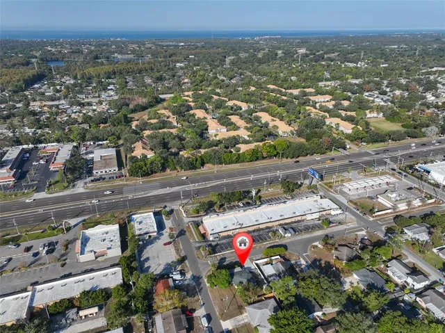 $2,100 | 72 Lake Shore Drive, Palm Harbor, FL 34684