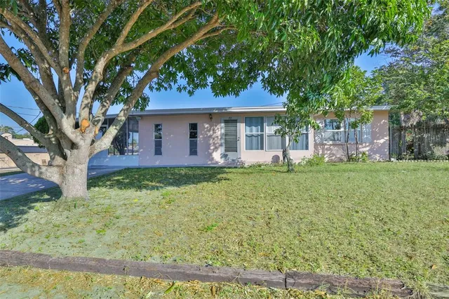 $2,100 | 72 Lake Shore Drive, Palm Harbor, FL 34684