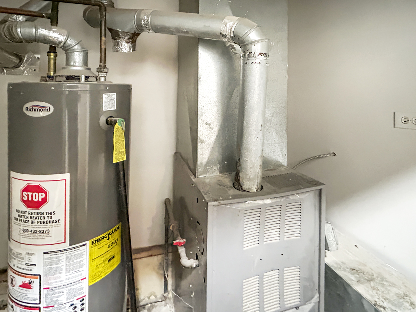 2953 West Warren Boulevard, Unit 2 Chicago, IL 60612 - Photo 28 of 31 view of hall way with mirror