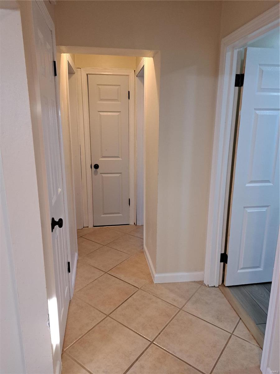 7882 Becker Road St. Louis, MO 63129 - Photo 8 of 34
