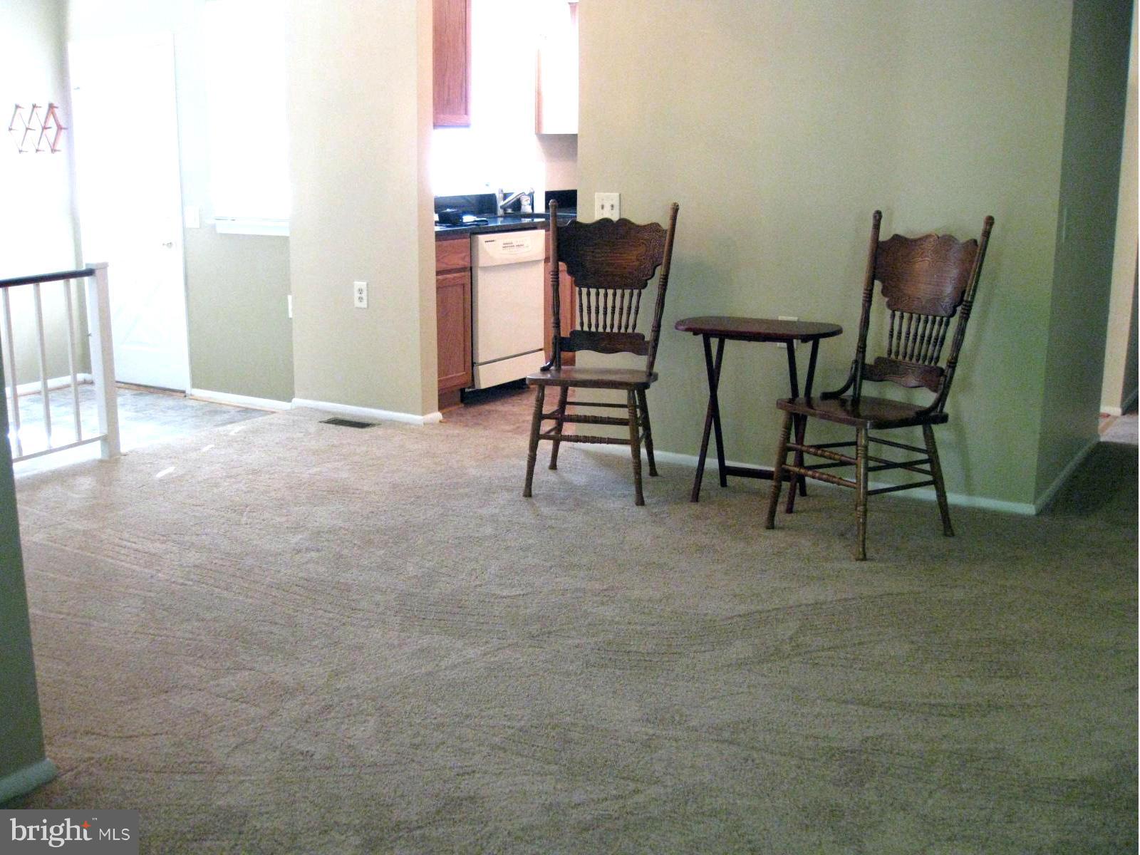 7045 Catalpa Road Frederick, MD 21703 - Photo 3 of 17 Dining rm off the kitchen, with new carpet!