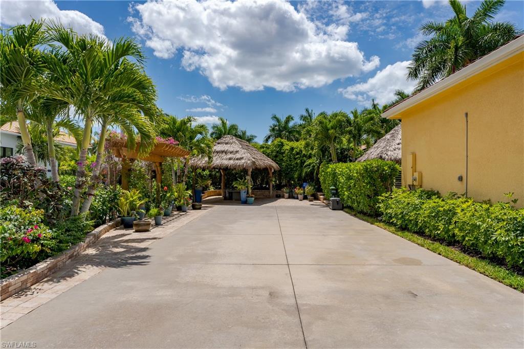 13621 Snapper Lane Naples, FL 34114 - Photo 13 of 41