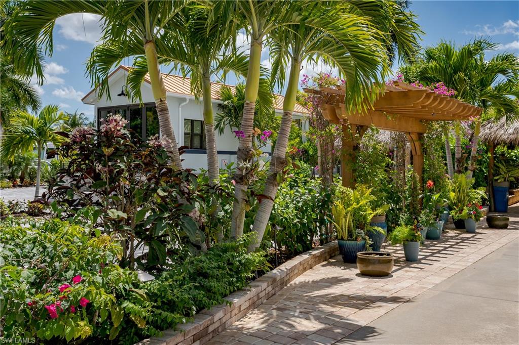 13621 Snapper Lane Naples, FL 34114 - Photo 15 of 41