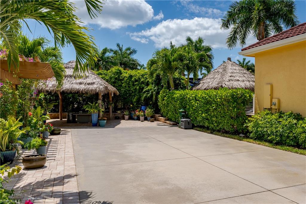 13621 Snapper Lane Naples, FL 34114 - Photo 19 of 41