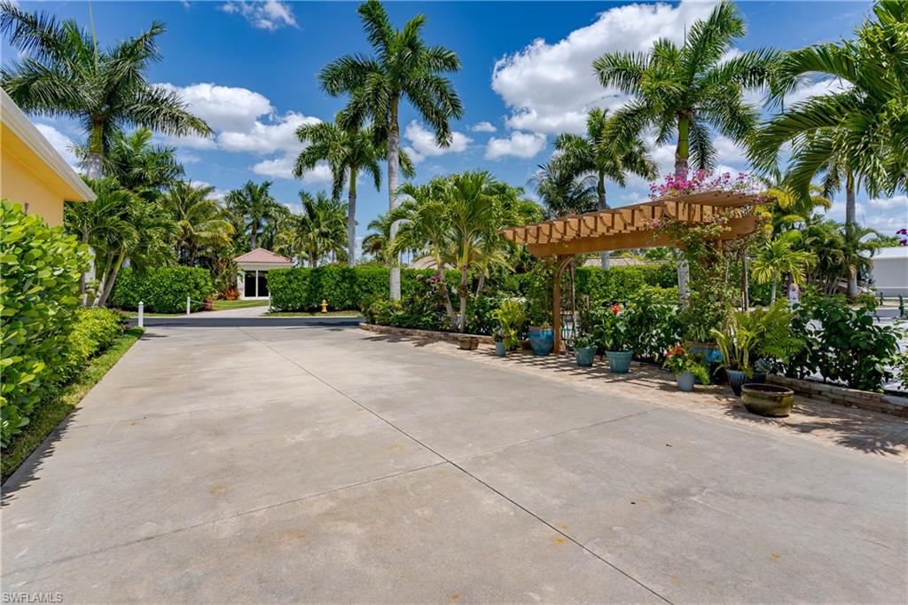 13621 Snapper Lane Naples, FL 34114 - Photo 25 of 41