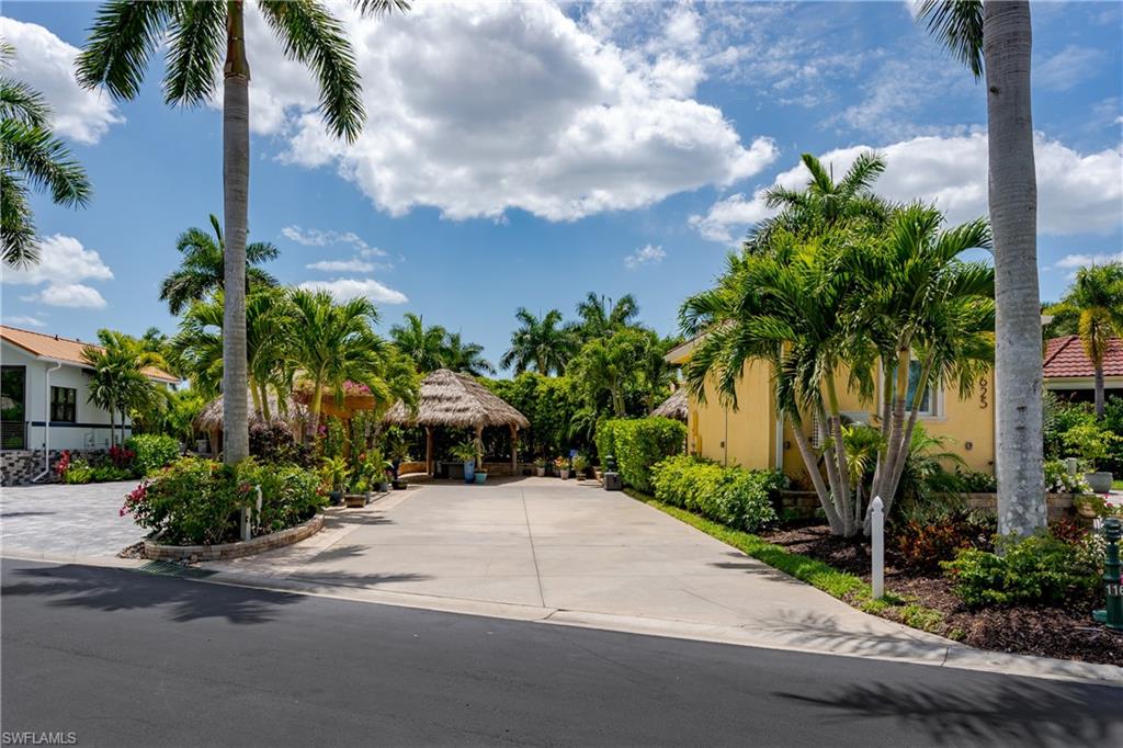 13621 Snapper Lane Naples, FL 34114 - Photo 9 of 41