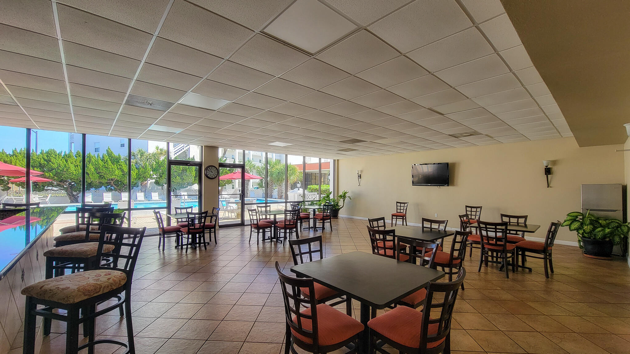 909 Santa Rosa Boulevard, Unit 319 Fort Walton Beach, FL 32548 - Photo 34 of 39 a dining room with furniture window and outside view