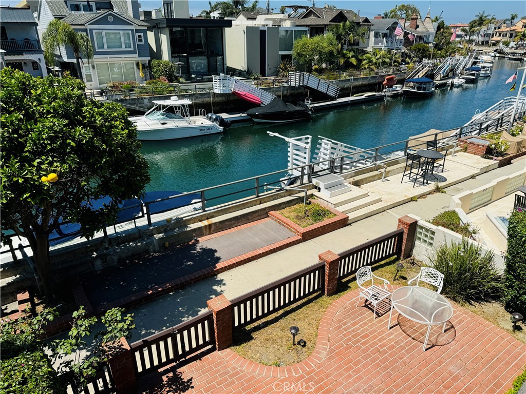 87 Rivo Alto Canal Long Beach, CA 90803 - Photo 28 of 30 an aerial view of a house with a ocean view