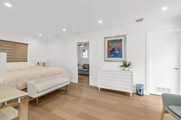 $8,500,000 | 5960 North Bayshore Drive, Miami, FL 33137