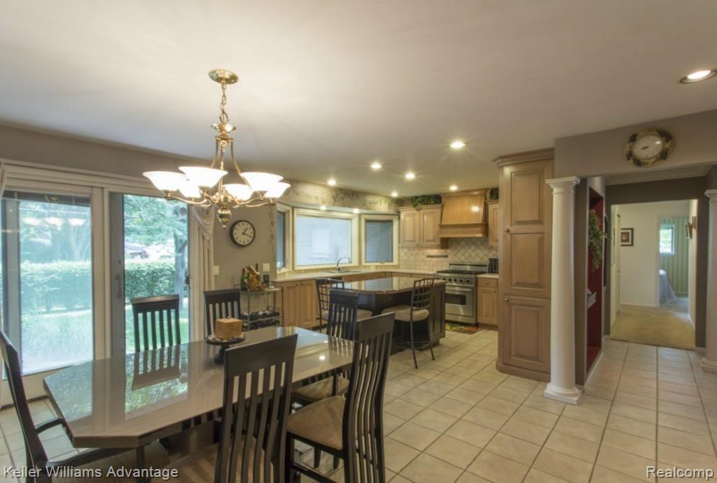 22960 Gill Road Farmington, MI 48335 - Photo 10 of 38 13-Gill_22960.jpg