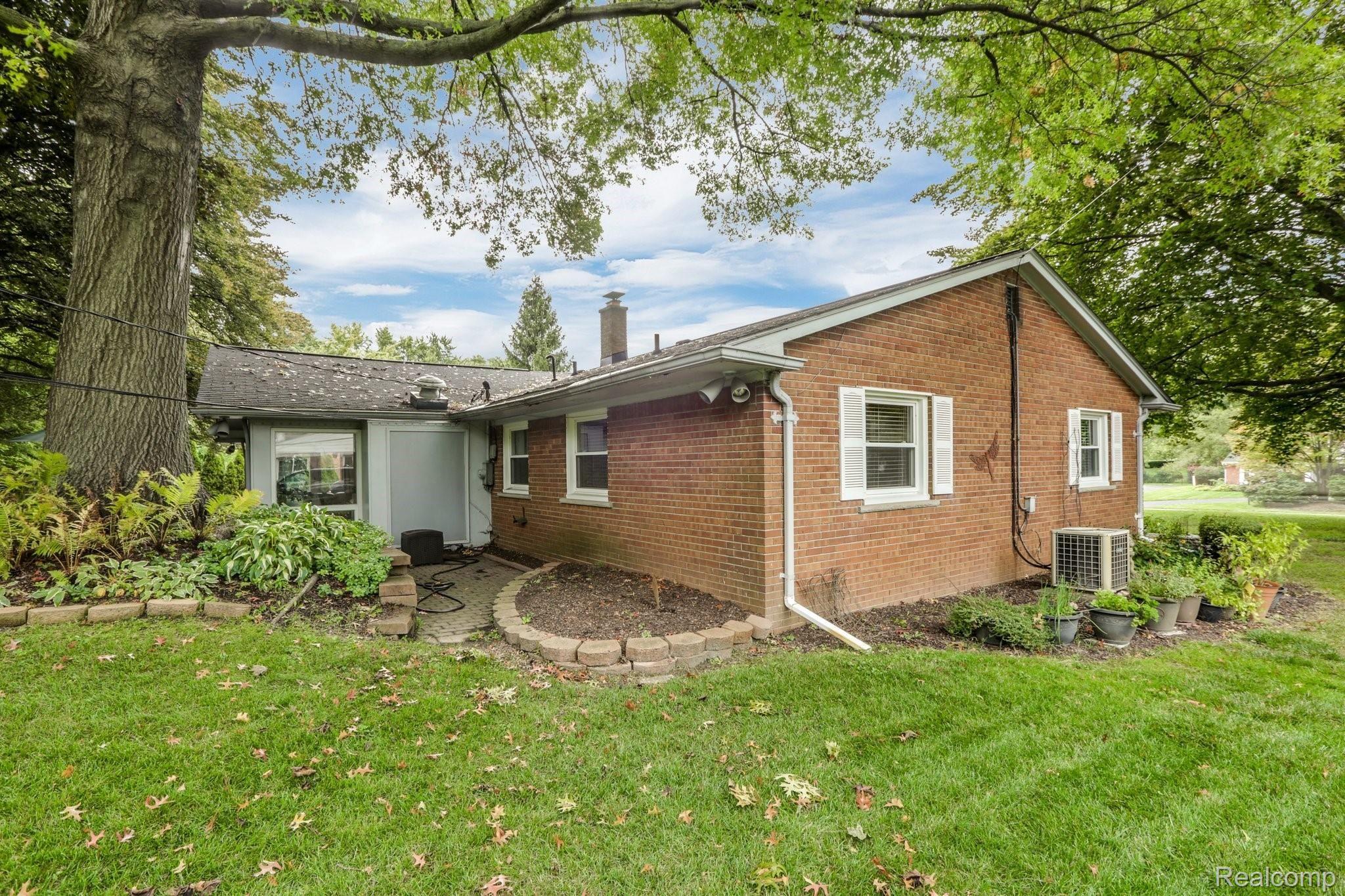 3760 Quarton Road Bloomfield Hills, MI 48302 - Photo 35 of 42 3760+Quarton+Rd+Bloomfield+Township-41-web.jpg
