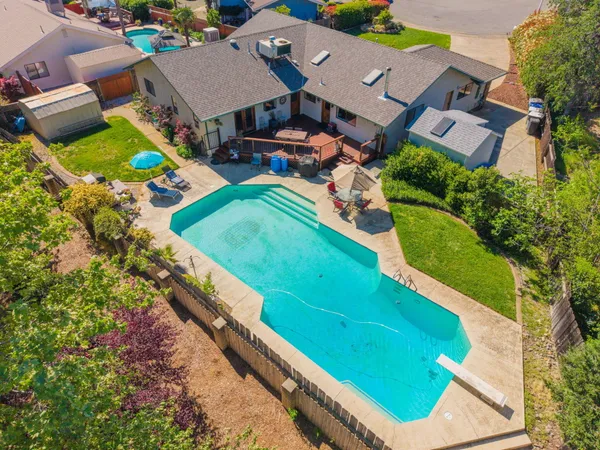 $565,000 | 4000 Meander Drive, Redding, CA 96001