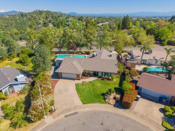 $565,000 | 4000 Meander Drive, Redding, CA 96001