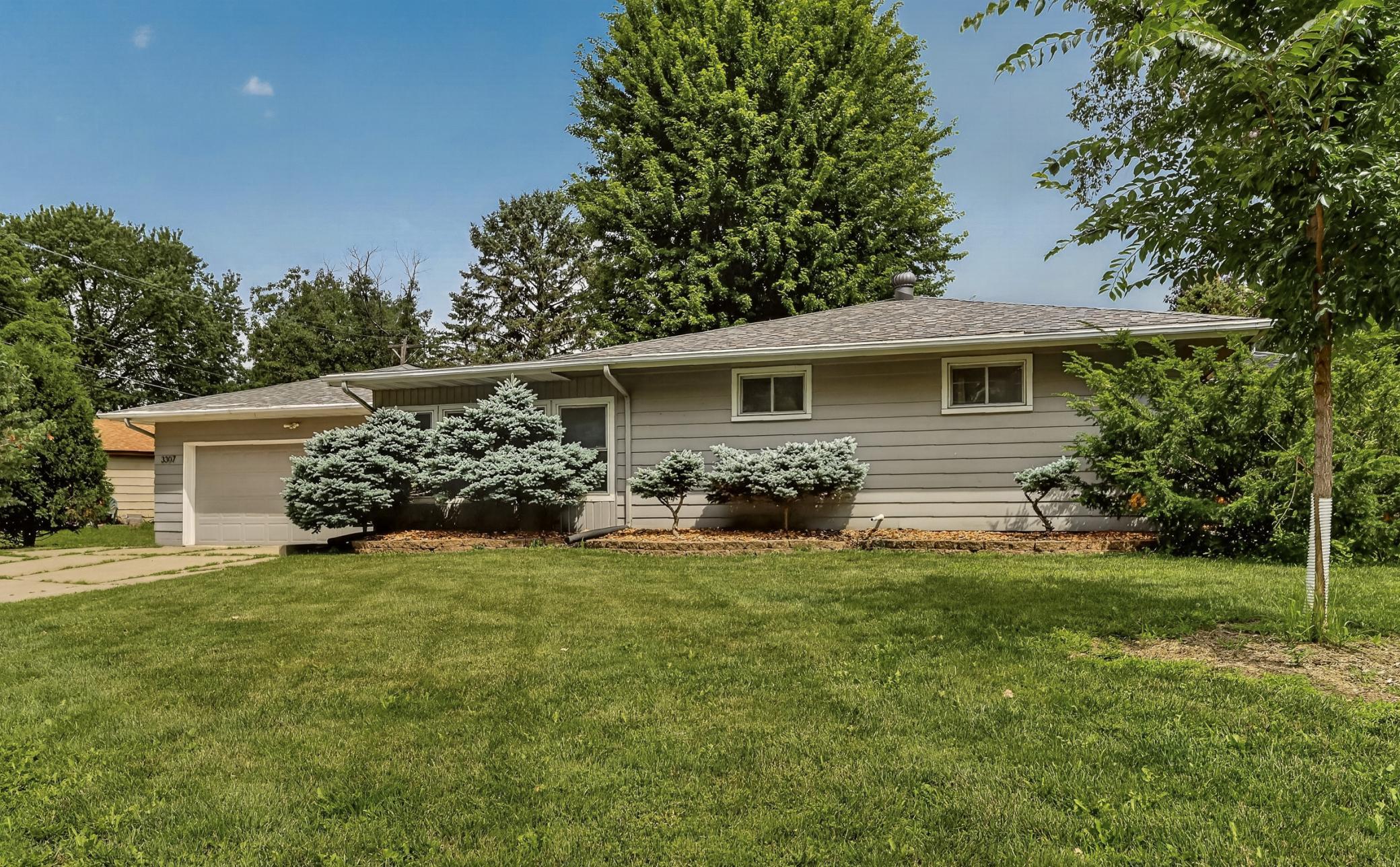 3307 21st Avenue Northwest Rochester, MN 55901 - Photo 3 of 30