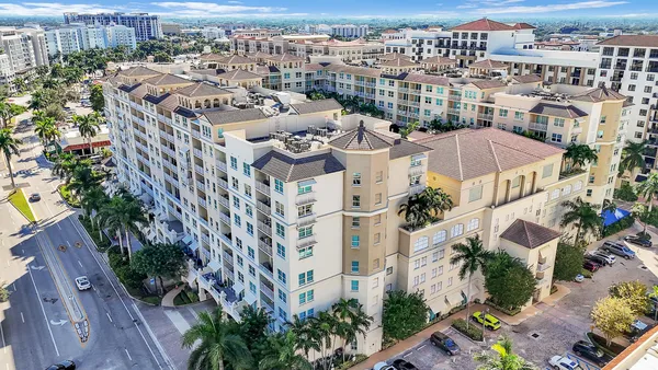 $7,800 | 99 Southeast Mizner Boulevard, Unit PH 40, Boca Raton, FL 33432