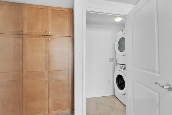 $7,800 | 99 Southeast Mizner Boulevard, Unit PH 40, Boca Raton, FL 33432