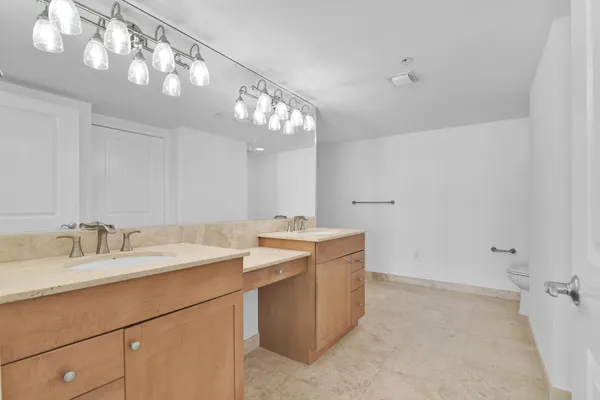 $7,800 | 99 Southeast Mizner Boulevard, Unit PH 40, Boca Raton, FL 33432