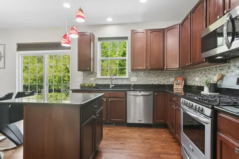 $829,000 | 2313 Avalon Drive, Buffalo Grove, IL 60089