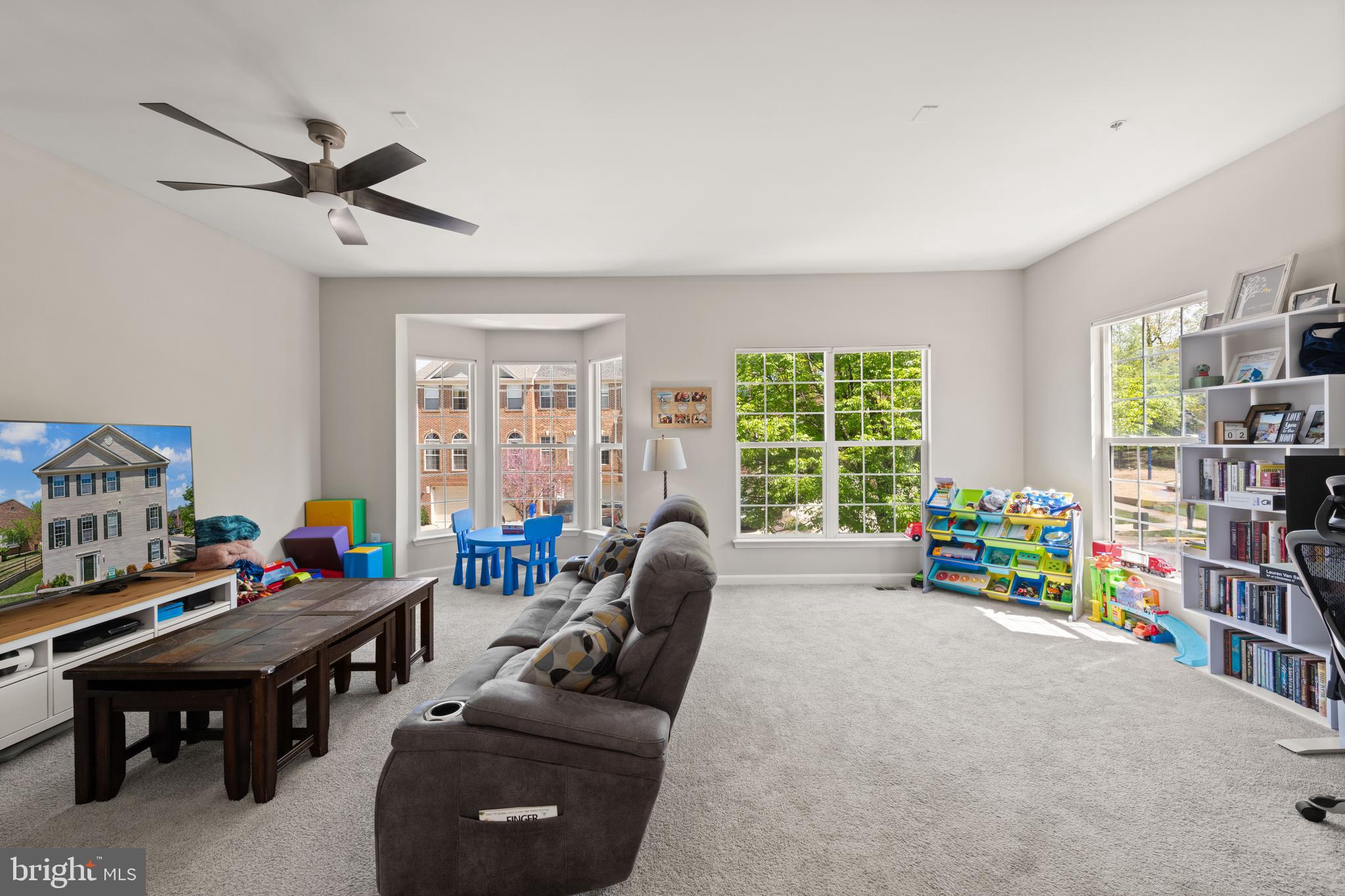 3930 Ballet Way Burtonsville, MD 20866 - Photo 12 of 36 a living room with furniture and a window