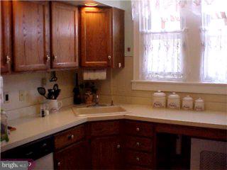 775 Shelbourne Road Upper Darby, PA 19082 - Photo 4 of 6