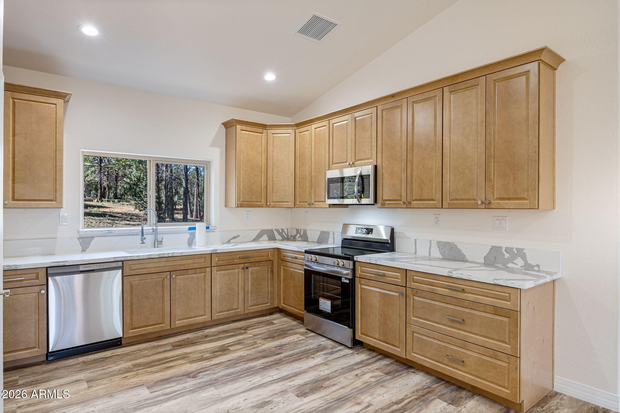 2273 Constellation Circle Overgaard, AZ 85933 - Photo 12 of 35