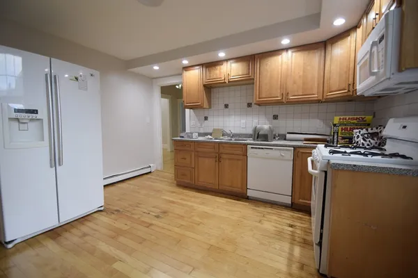 $3,500 | 24 St James Street, Unit 24, Newton, MA 02458