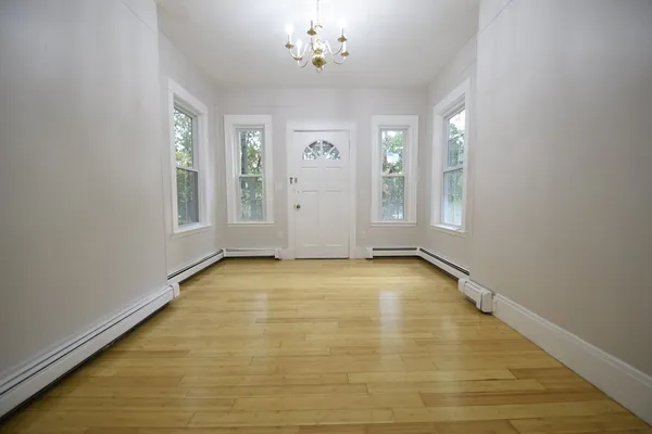 $3,500 | 24 St James Street, Unit 24, Newton, MA 02458