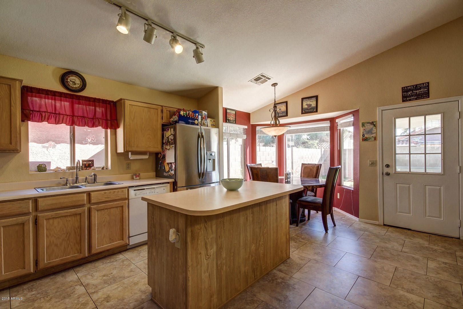 7609 West Redfield Road Peoria, AZ 85381 - Photo 12 of 26 Kitchen