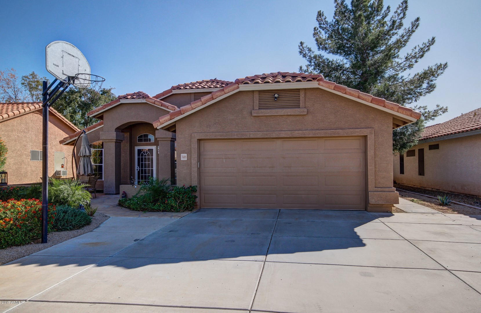 7609 West Redfield Road Peoria, AZ 85381 - Photo 3 of 26 Front of house