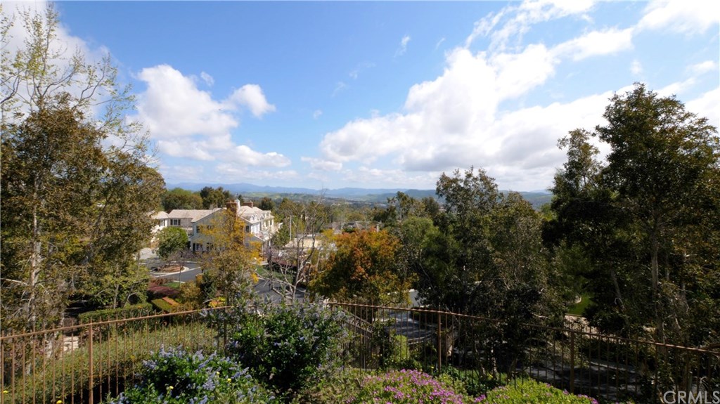 32241 Peppertree-Bend San Juan Capistrano, CA 92675 - Photo 3 of 37