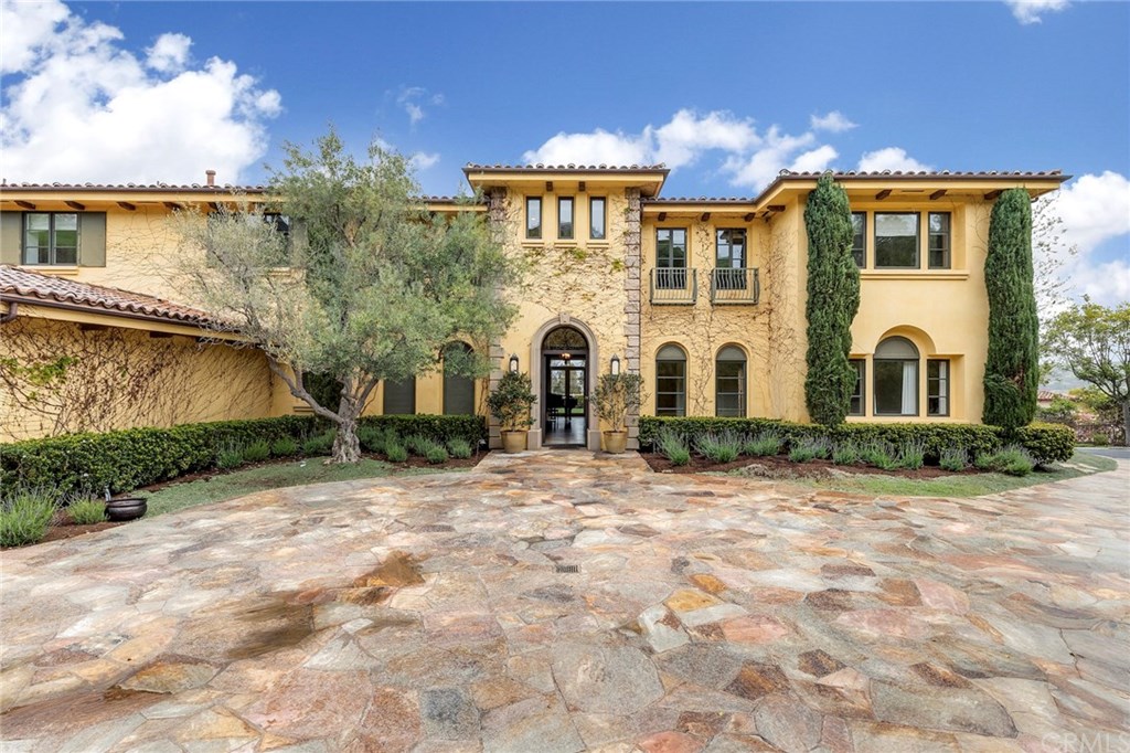 32241 Peppertree-Bend San Juan Capistrano, CA 92675 - Photo 4 of 37