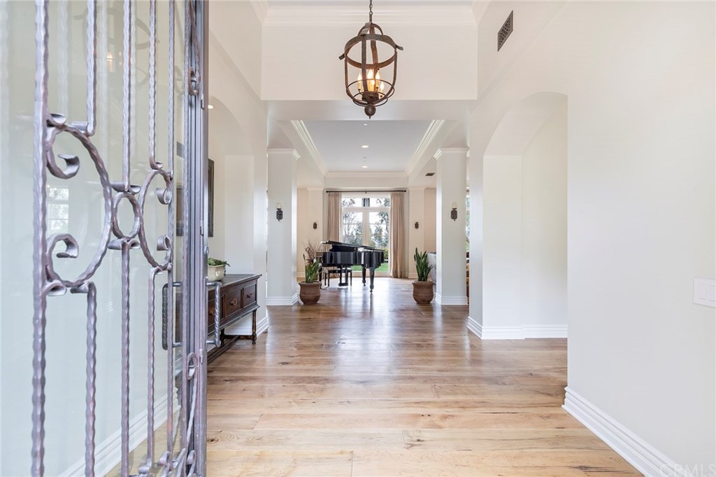 32241 Peppertree-Bend San Juan Capistrano, CA 92675 - Photo 5 of 37