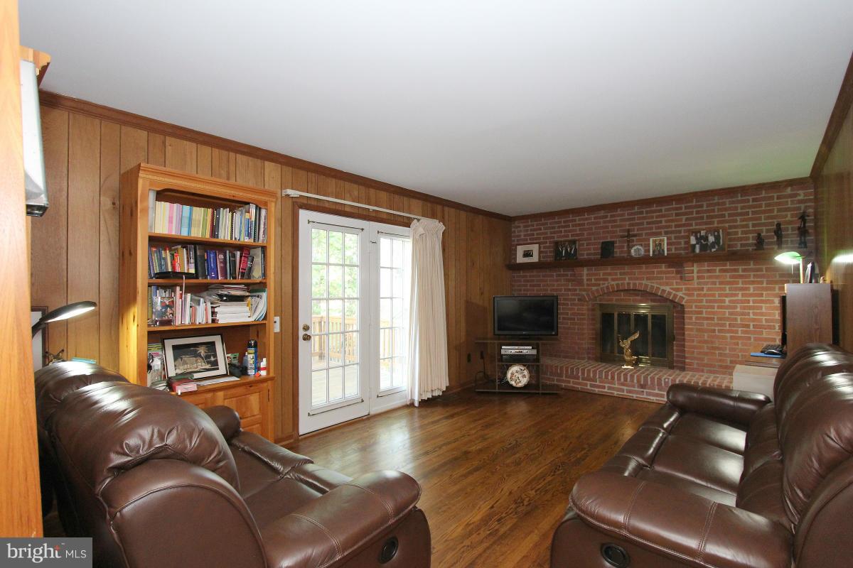 11320 Classical Lane Silver Spring, MD 20901 - Photo 15 of 30 Family Room