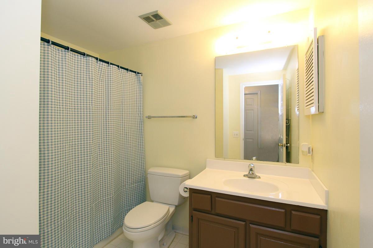 11320 Classical Lane Silver Spring, MD 20901 - Photo 19 of 30 Bath