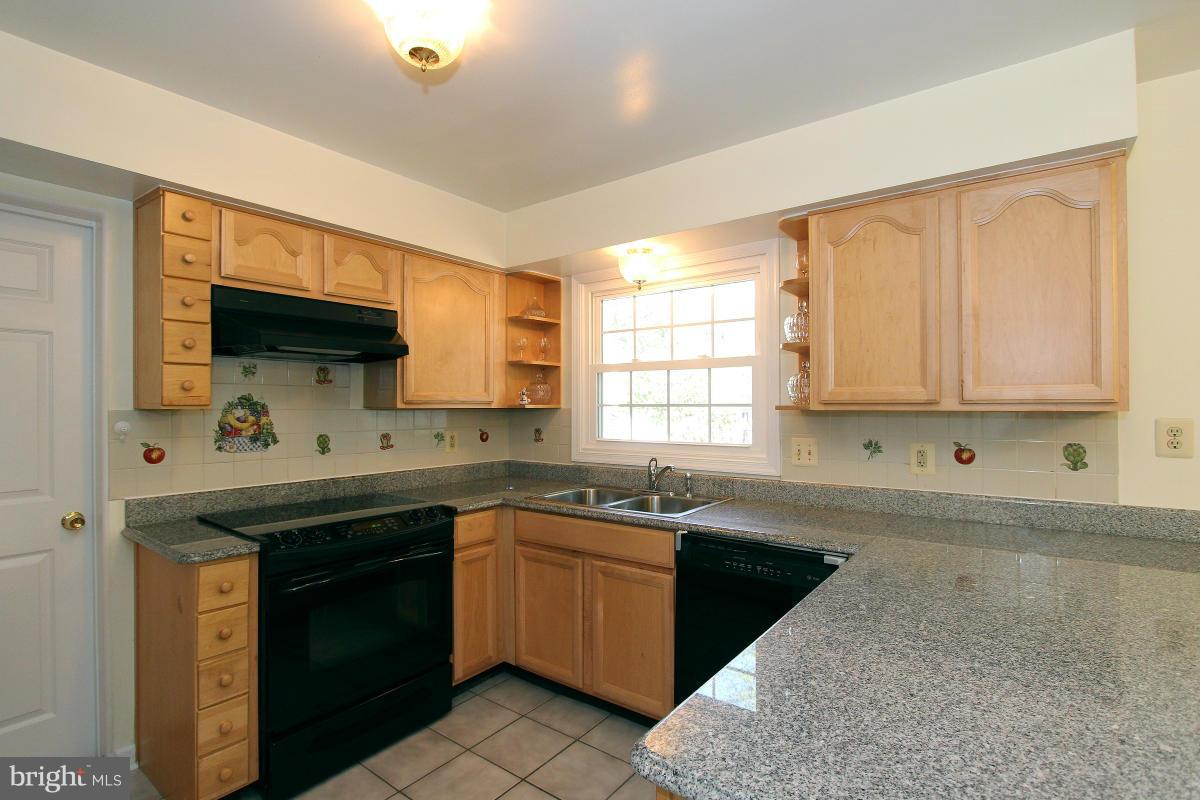11320 Classical Lane Silver Spring, MD 20901 - Photo 9 of 30 Kitchen