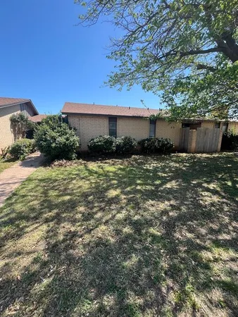 $2,095 | 4925 Greenslope Drive, Unit C, Abilene, TX 79606