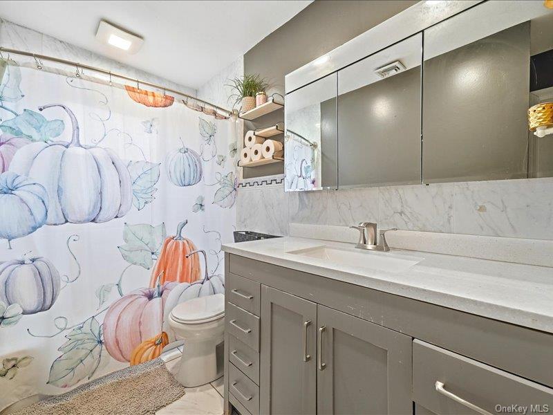 75 Lexington Road Shirley, NY 11967 - Photo 11 of 43 Gallery Image 11