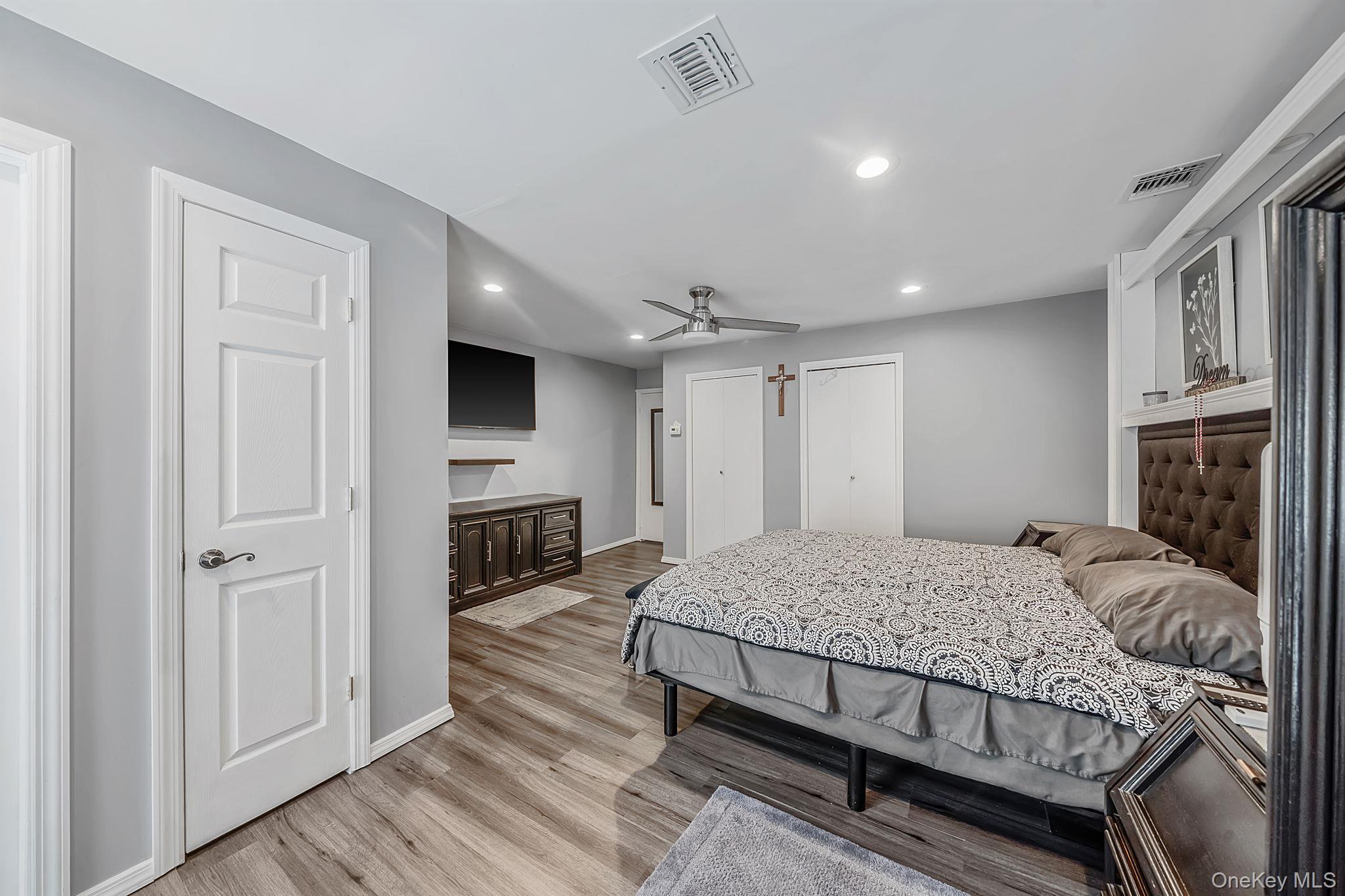 106 Craft Road Centereach, NY 11720 - Photo 16 of 44