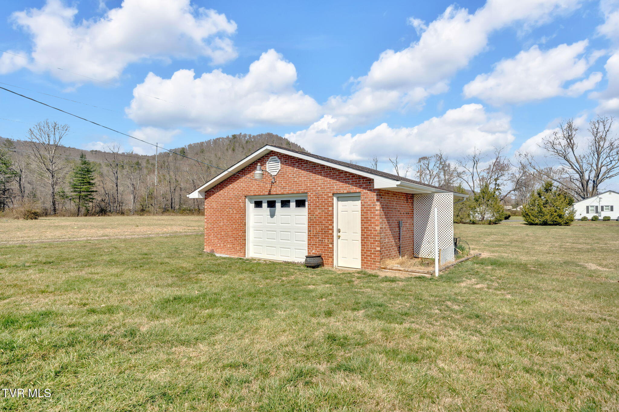520 Lyle Road Erwin, TN 37650 - Photo 27 of 41 31-web-or-mls-DSC04753